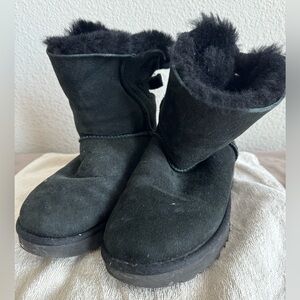 Ugg boots with suede bow